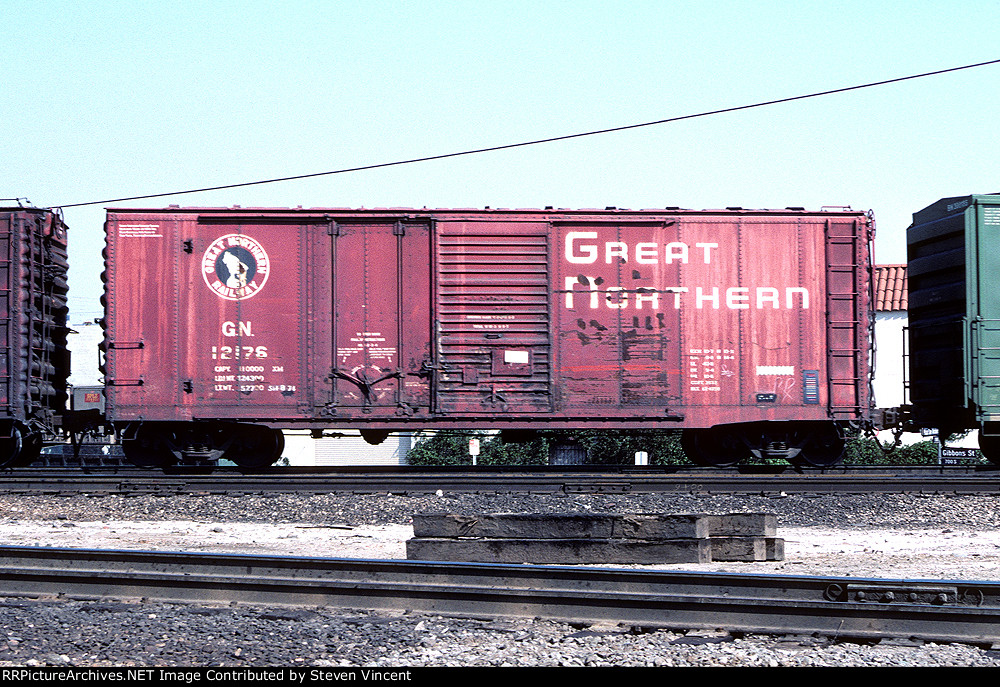 Great Northern 40' combo door box GN #12176